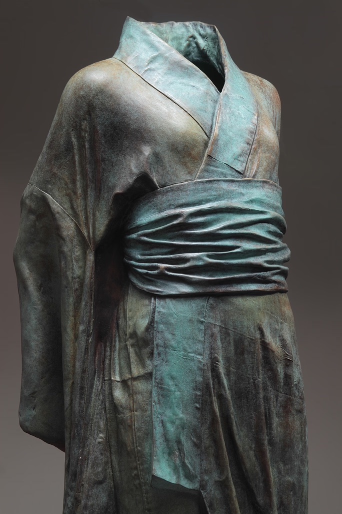 Sculpture of Kimono