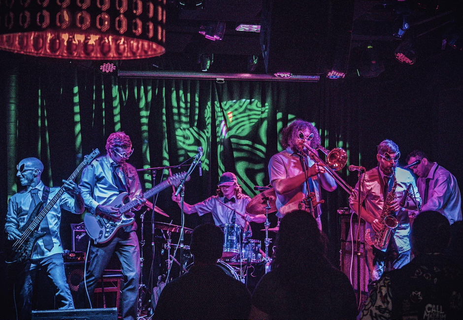 Pat Tato and the Baked Potatoes band on stage