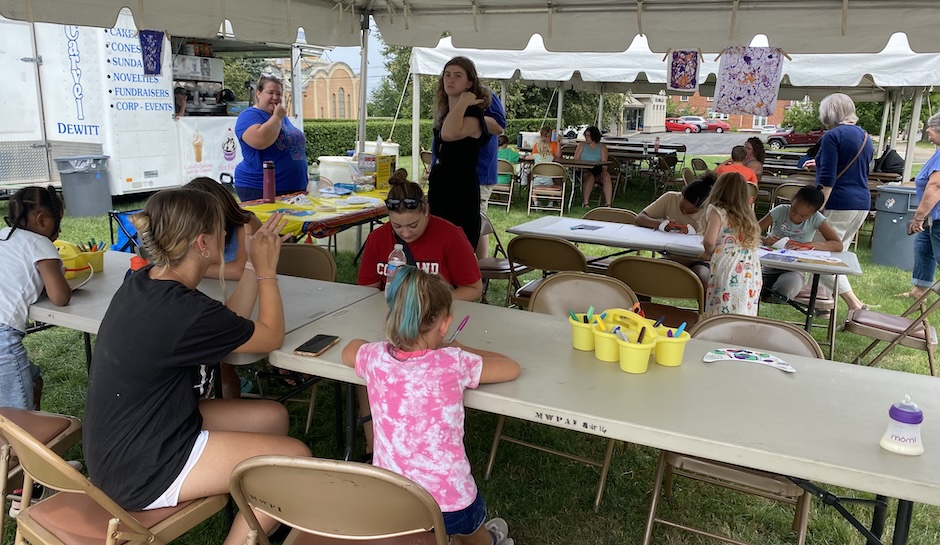 chilren doing crafts